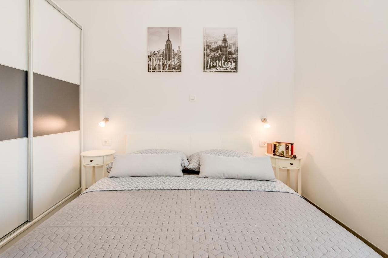 La Vie Est Belle Apartment โตรกีร์ ภายนอก รูปภาพ