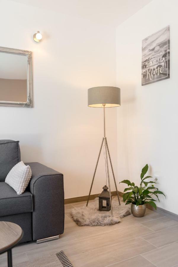 La Vie Est Belle Apartment โตรกีร์ ภายนอก รูปภาพ