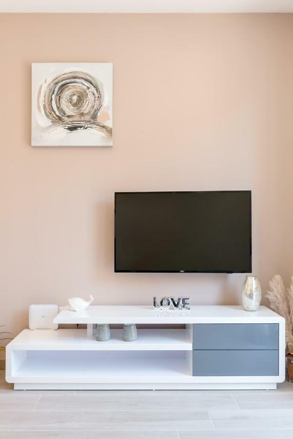 La Vie Est Belle Apartment โตรกีร์ ภายนอก รูปภาพ